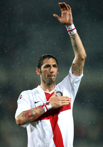 杜兰特关键三分点燃全场（杜兰特关键三分引爆全场）