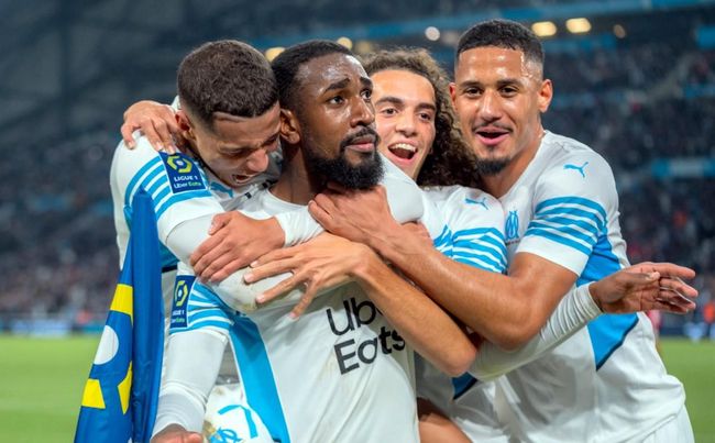 法尔克：曼联和纽卡曾有意沃尔特马德，但他目前不想离开德甲（法尔克：曼联、纽卡曾追求沃尔特马德，但他暂不愿离开德甲）