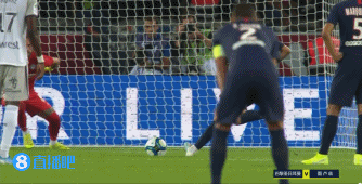 每体：莱万希望留在巴萨，并重新获得因费兰崛起而失去的主力位置（每体：莱万愿留巴萨，力争夺回被费兰崛起抢走的主力位置）