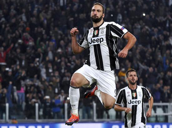 太阳报：女演员悉尼妹恢复单身后收到了大量英超球星的私信（太阳报称：女演员“悉尼妹”回归单身后获众多英超球星私信）