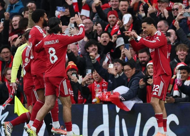 泰山功勋外援罗麦多重回省体，他曾在99年帮助球队夺得双冠王（99年助泰山双冠的功勋外援罗麦多重返省体）