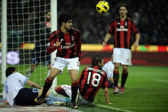 切尔西客战利兹联首发：埃斯特旺、佩德罗、德拉普先发（切尔西做客利兹联首发名单：埃斯特旺、佩德罗、德拉普在列）