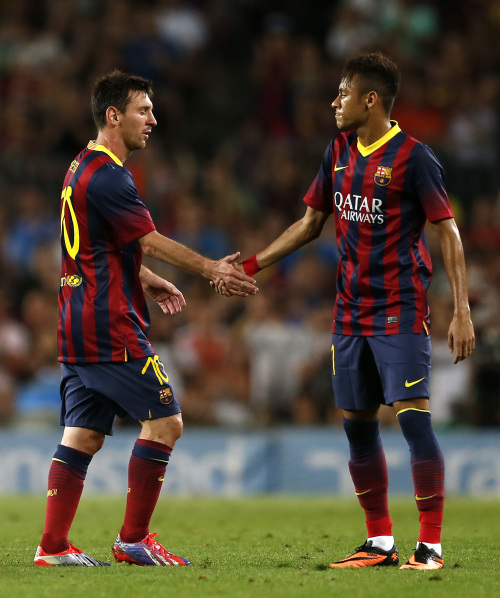 邮报：奥纳纳和埃托奥长期有矛盾；姆伯莫预计是喀麦隆新队长（邮报：奥纳纳与埃托奥积怨已久，姆伯莫有望出任喀麦隆新队长）