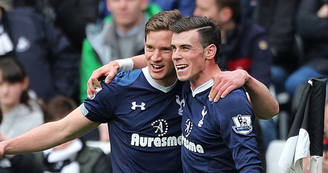 欧冠半场：克瑙夫打破僵局，法兰克福1-0巴塞罗那（欧冠半场战报：克瑙夫先拔头筹，法兰克福暂1-0领先巴塞罗那）