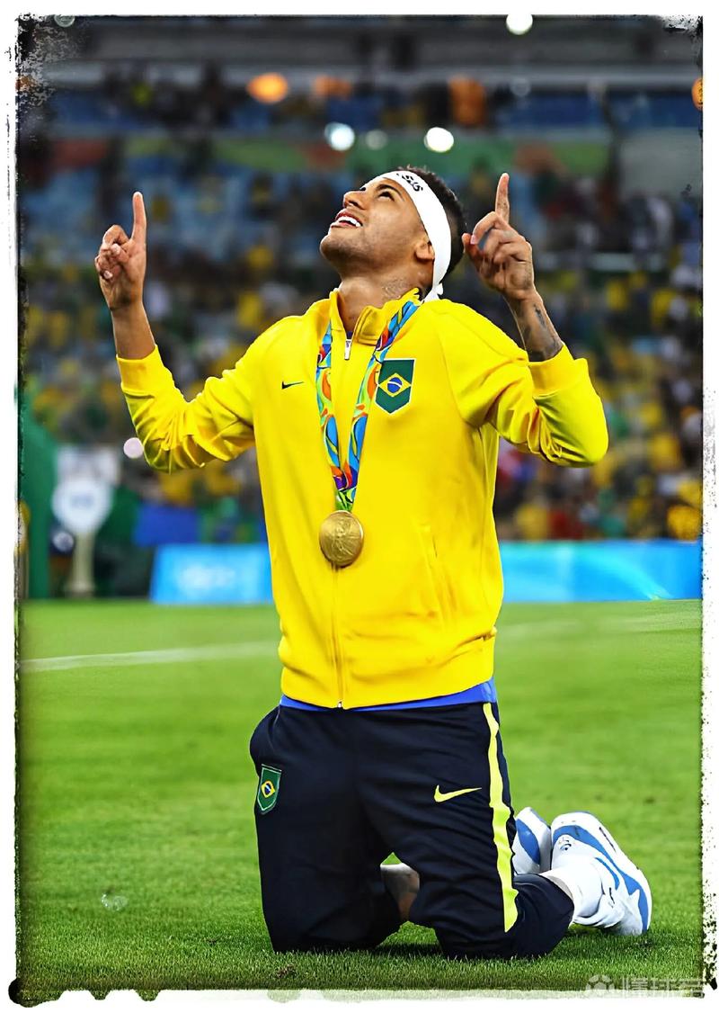 李帅：从未想过来到海港能拿到三个中超冠军和一个足协杯冠军（李帅直言：加盟海港后意外收获三座中超冠军与一座足协杯）