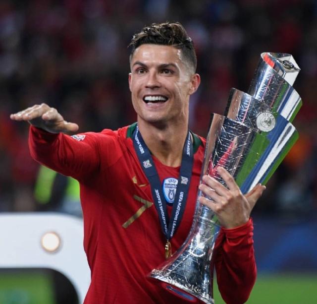 狼记：爱德华兹在末节告诉教练组，他不想按常规轮换下场休息（狼记：末节爱德华兹向教练组表态，拒绝按常规轮换下场休息）